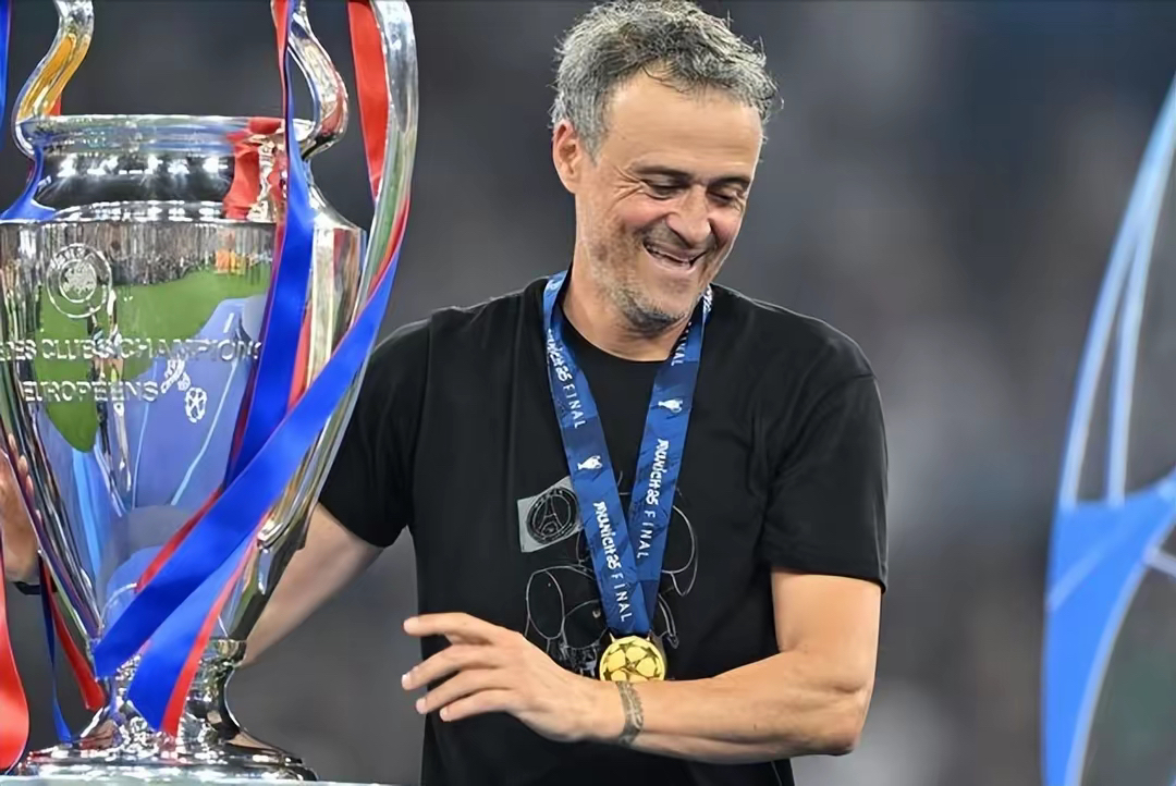 爱游戏体育games-关于巴黎圣日耳曼训练开放日，窗口期更衣室发声引欢呼，英超在即，心理建设被强调的信息-爱游戏体育games